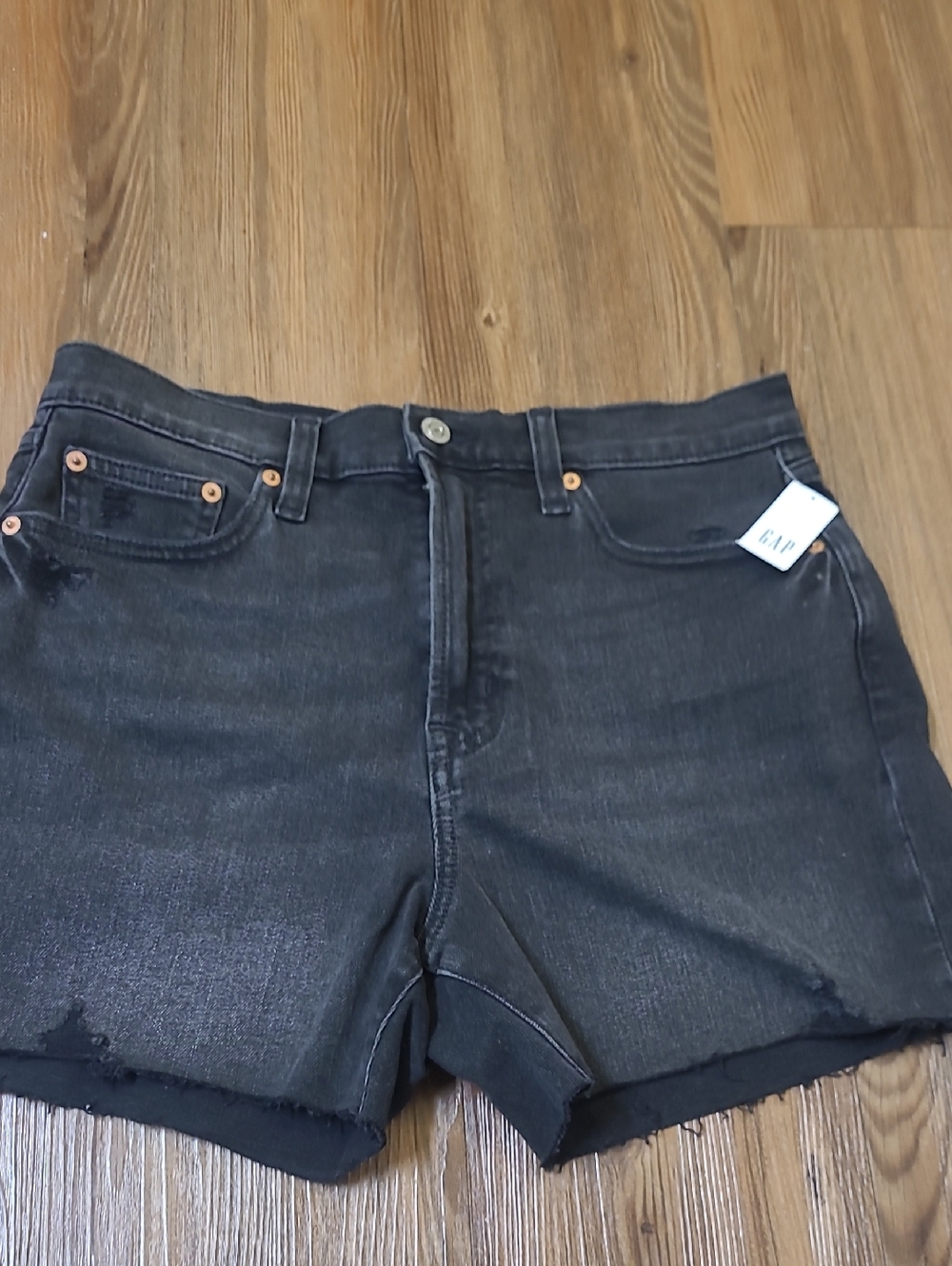 GAP Black High-Rise 4" Short